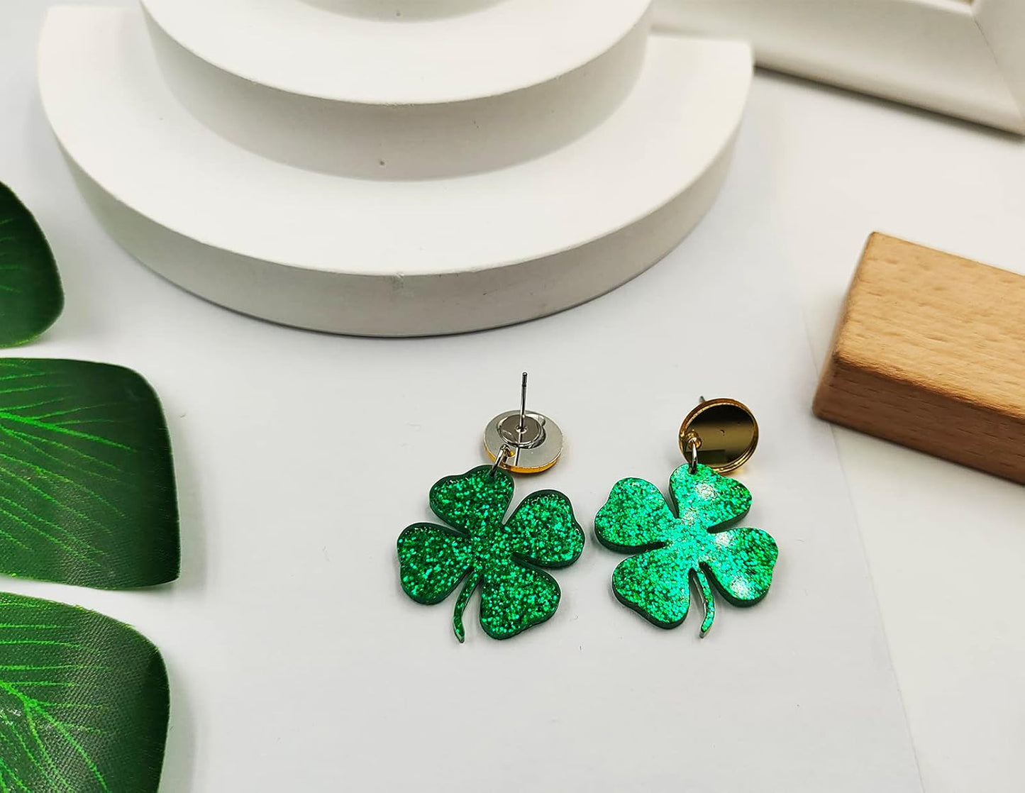 St. Patrick's Day Earrings for Women,Irish Shamrock Acrylic Dangle Earrings, Green Hat Clover Horseshoe Drop Earrings for Irish Festival